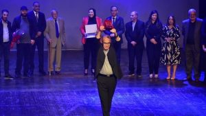 عرض “موت الذات الثالثة” يفوز بالجائزة الكبرى