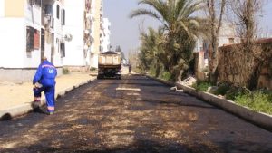 تعبيد طرقات حي 400 مسكن بالكاليتوس