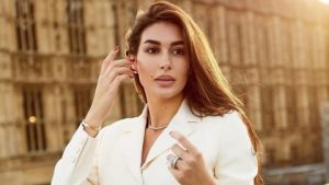 “أنا مصرية مسلمة”… ياسمين صبري ترد على خبر زواجها