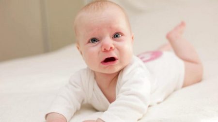 لون البراز ودلالاته لدى الأطفال