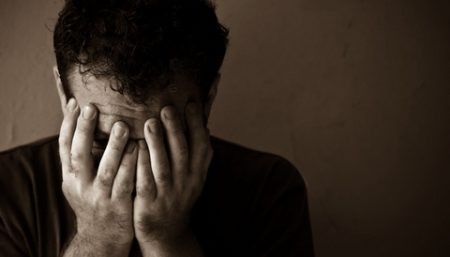 اصْبِرُوا وَصَابِرُوا