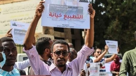 السودان: 10 أحزاب إسلامية ترفض تطبيع العلاقات مع” الصهاينة”