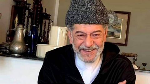 عملاق الكوميديا صالح أوڤروت يعود للجزائر.. ” الله تعالى استجاب لدعاء الشعب الجزائري لشفائي “