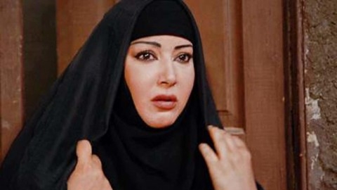 سمية الخشاب تثير الجدل حول خلافاتها مع غادة عبد الرازق