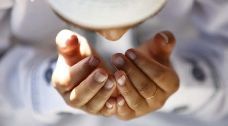 على عتبة باب الجنة