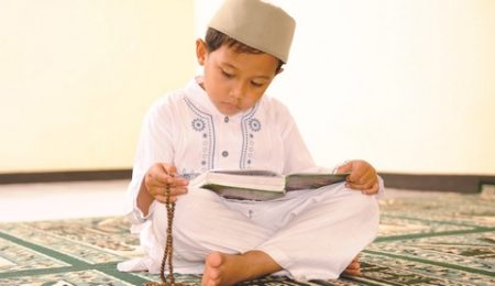 هيا نتعلم الآداب الإسلامية – للأطفال – أدب المسلم مع كلام الله عز وجل