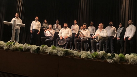 فرقة “عشاق الأقصى” الفلسطينية تبدع وتمتع في سهرة الختام