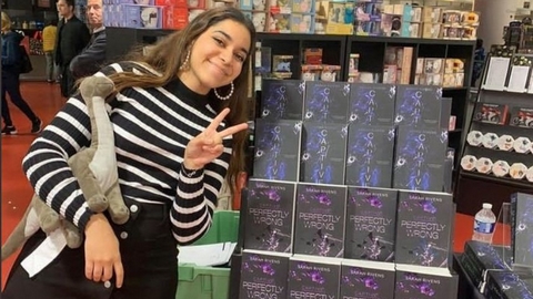 سارة ريفنس… الأديبة “الظاهرة” تبهر أوروبا