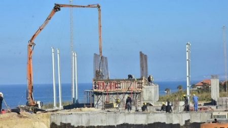 انطلاق عملية الصب الخرساني لمحطة تصفية المياه الرأس الابيض بوهران