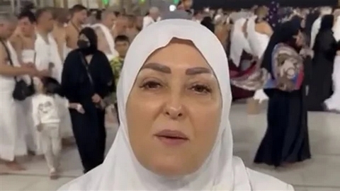 نهال عنبر تؤدي مناسك العمرة: أشعر براحة نفسية وأنا قريبة من الله
