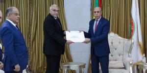 عطاف يسلم للرئيس الموريتاني رسالة خطية من الرئيس تبون