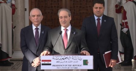 المقداد :العلاقات مع الجزائر متينة ونقدر موقفها الثابت بدعم سورية