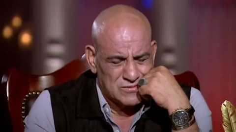 محمد لطفي ينهار باكيا بسبب سؤال عن هيثم أحمد زكي