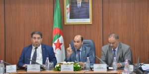 الاستماع إلى مقترحات رؤساء المجموعات البرلمانية بخصوص مشروع النظام الداخلي للبرلمان