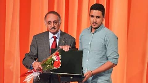 طارق ذوادي يتحدى طيف التوحد ويبدع بريشته