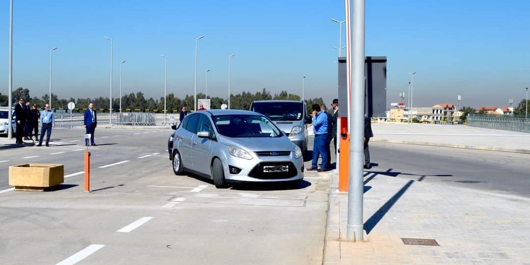 تمديد المدة الزمنية لركن السيارات بمطار الجزائر دون رفع الأسعار