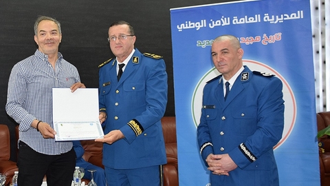 المديرية العامة للأمن الوطني تكرم وجوها فنية