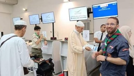 الكشافة الإسلامية لمحافظة الجزائر ترافق الحجاج بالمطار