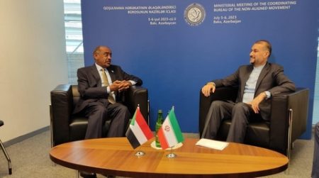 إيران والسودان تعيدان العلاقات الدبلوماسية