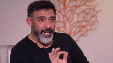 عمرو مصطفى يبرر تصريحاته الأخيرة: “أتعرّض لحرب شرسة”!