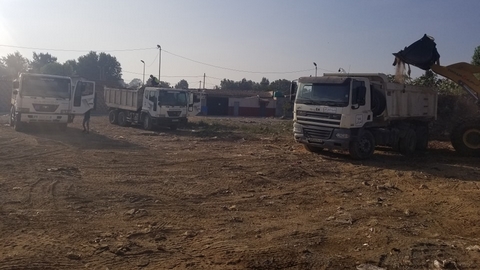 300 شاحنة للتخلص من الأتربة بحي 234 مسكن ببومعطي 