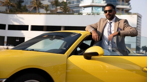 بتهمة السب والقذف.. ترحيل أحمد فلوكس إلى السجن لتنفيذ عقوبة الحبس عامين