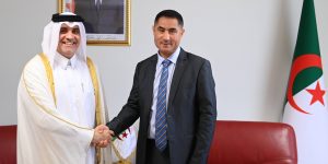 لعقاب يؤكد رغبة رئيس الجمهورية  في تعزيز علاقات التعاون بين الجزائر وقطر 