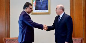 الوزير الأول يستقبل وزير الزراعة الأردني