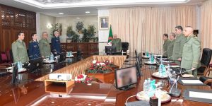 الفريق أول شنقريحة يقف دقيقة صمت ترحما على شهداء مجازر 17 أكتوبر 1961