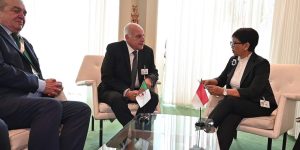 عطاف يتحادث بنيويورك مع نظيرته الإندونيسية