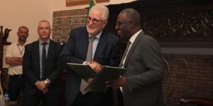 التوقيع على اتفاقية إطار بين المجلس الأعلى للشباب ومسجد باريس الكبير 