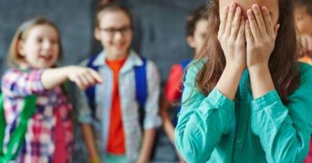 المستوى الاخلاقي عند الأطفال.. بين مسؤولية الأسرة ودور المدرسة