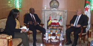 وزير المجاهدين يستقبل سفير الموزمبيق بالجزائر