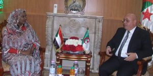 وزير المجاهدين يستقبل سفيرة السودان بالجزائر