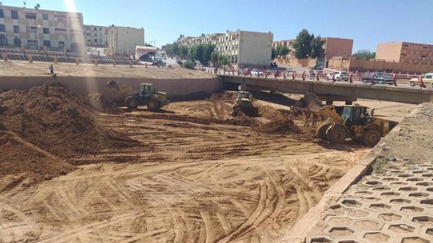البيض.. تنقية واسعة لوادي الدفة للوقاية من خطر الفيضانات