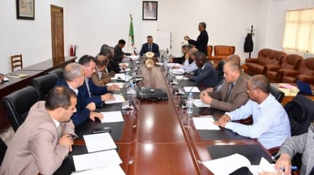 النعامة.. رفع العراقيل عن سبعة مشاريع استثمارية