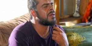 منذر رياحنة باكيا: شكرا لغزة التي تقف بكرامة.. وقضية فلسطين لن تموت