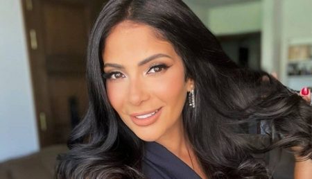 منى زكي: “ليتني أستطيع أن أخبئ الأطفال في قلبي ريثما تنتهي الحرب”