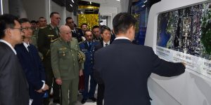 الفريق أول شنقريحة يزور مركز رواد الفضاء بالعاصمة الصينية بكين