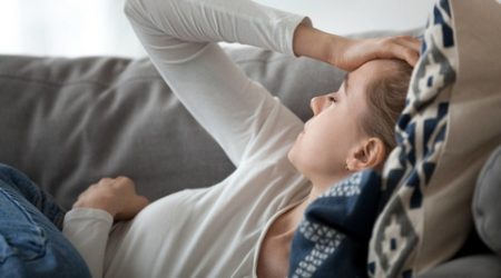 متى يتطلب الصداع وحيد الجانب بالرأس اهتماماً فورياً؟