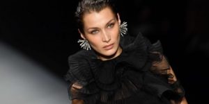 بعد تعبيرها عن دعمها لفلسطين.. ديور تستبدل بيلا حديد بعارضة أزياء صهيونية