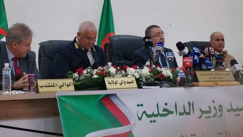 وزير الداخلية يشرف على تنصيب الوالي المنتدب لعين وسارة