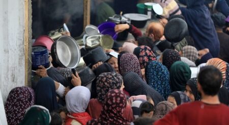 الأورومتوسطي: “إسرائيل” لم تقيد وصول المساعدات فحسب، بل قتلت عشرات ممن حاولوا استلامها