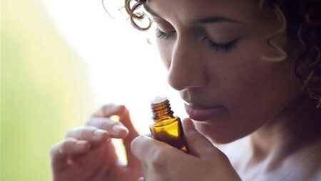 دراسة: استنشاق هذه الروائح قد يعالج الاكتئاب