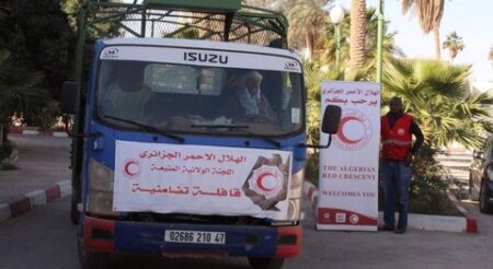 المنيعة: إطلاق قافلة تضامنية لفائدة سكان مناطق الظل والعائلات المعوزة مبادرة من الهلال الأحمر الجزائري