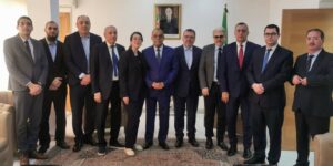 عون يأمر بتكثيف التنسيق من أجل تطوير قطاع الإنتاج الصيدلاني وضمان الوفرة