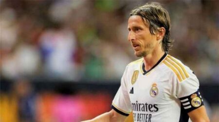 ميلان يقترب من مودريتش