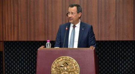 وزير الأشغال العمومية يوضح بخصوص استعمال مادة الإسمنت والخرسانة الإسمنتية في إنجاز الطرق