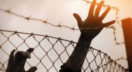 حماس تدعو لفضح جرائم الاحتلال بحق الأسرى والتدخل الدولي العاجل لإنقاذهم