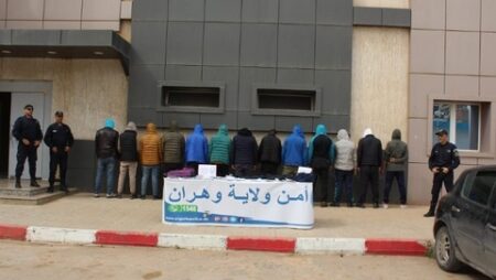 وهران: تفكيك شبكة إجرامية مختصة في تنظيم رحلات الهجرة غير الشرعية